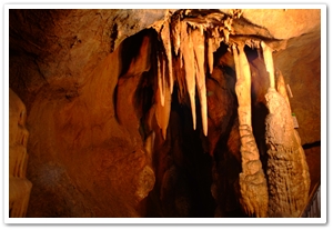 1513003200509023k_Gosudonggul Cave.jpg